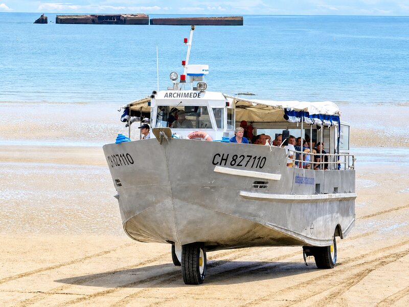 L’Archimède on the Arromanches foreshore.